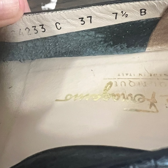 Salvatore Ferragamo womens leather loafers with block heel size 7.5 gold/black - Picture 6 of 7